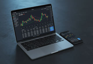 Controlla l'attività — visualizza il registro delle operazioni e i movimenti dell'account